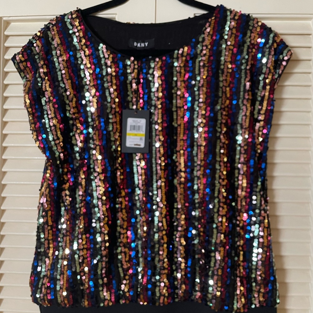 DKNY - NWT Women's Sequined Cap Sleeve Top Black - Size M